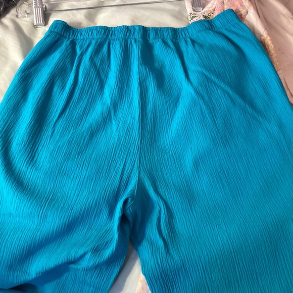 Draper’s & Damon’s stretchy capris with side pockets - Picture 6 of 7